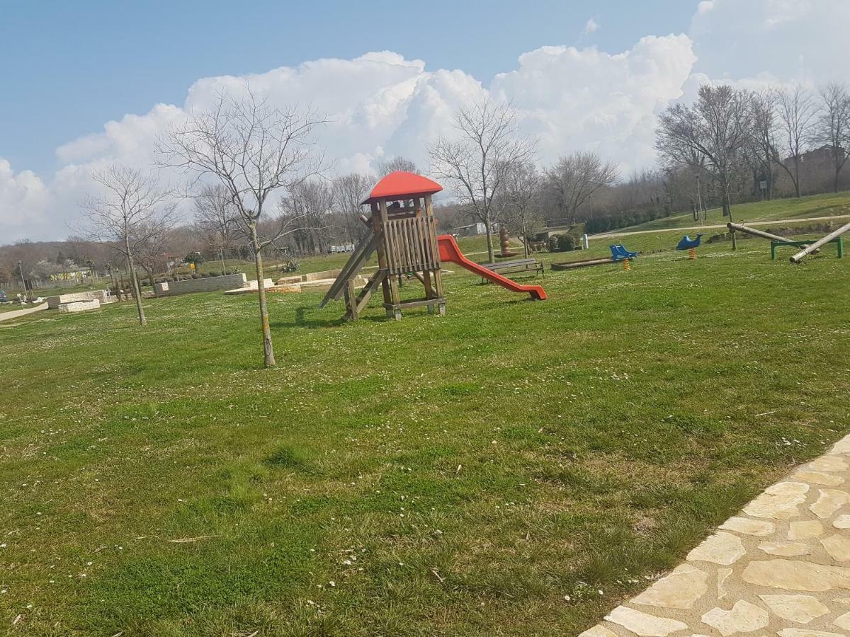 Apartment Zara Funtana Kültér fotó